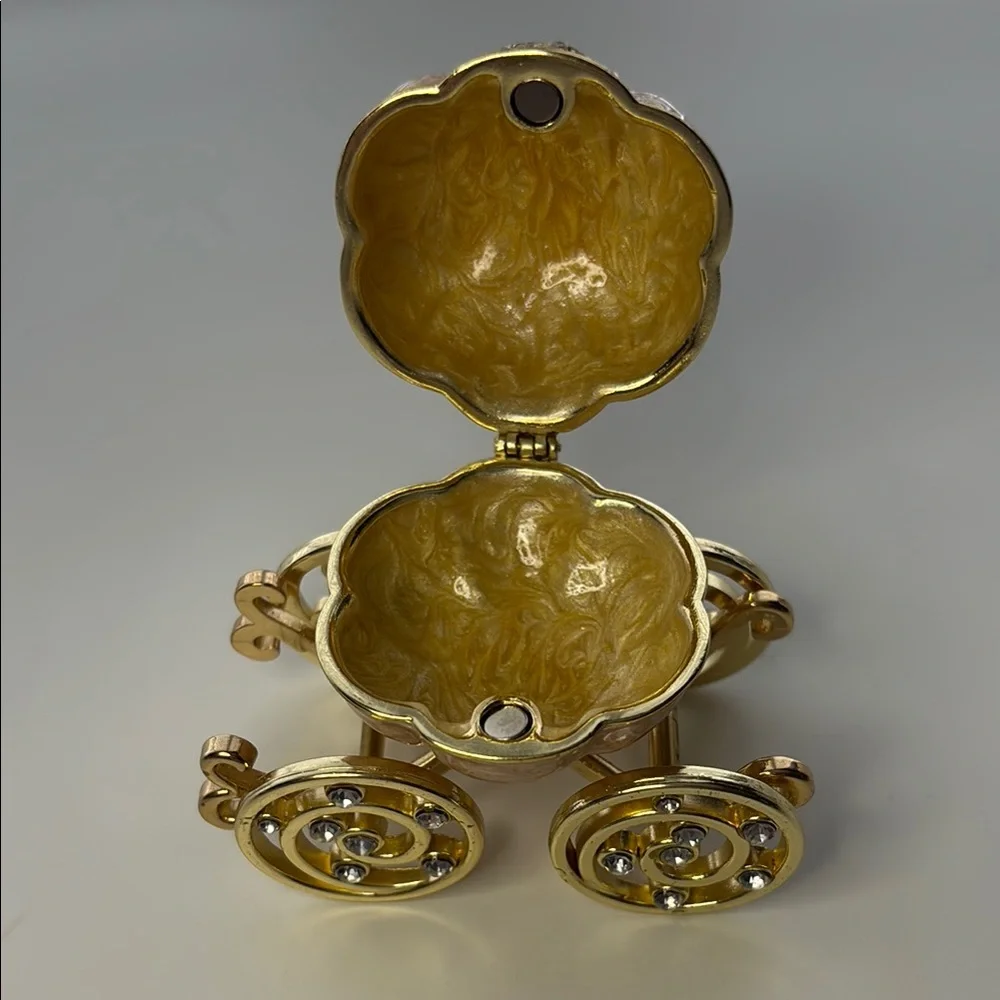 Cinderella Pumpkin Carriage Trinket Jewelry Box, Ring Holder. - Picture 5 of 6